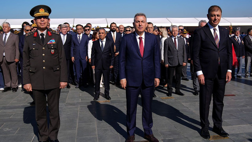 Atatürk ve kahramanların izinde: İzmirliler akın etti - Resim: 9