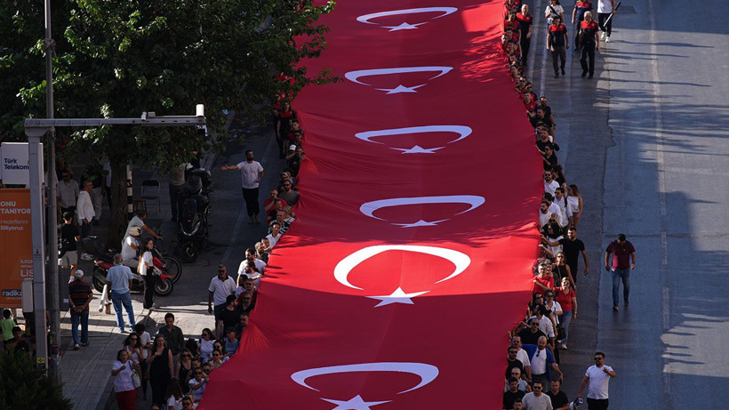 Atatürk ve kahramanların izinde: İzmirliler akın etti - Resim: 14
