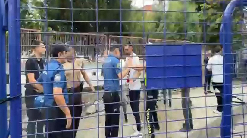 3. Lig maçında iki takım taraftarları birbirine girdi: Stat çevresinde kaos - Resim: 5
