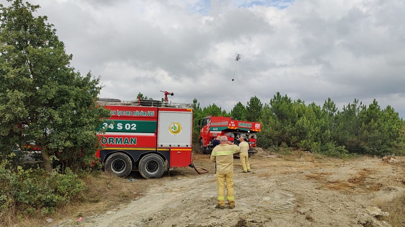 İstanbul’da yangın: Karadan ulaşım yok: Helikopterler peş peşe havalandı - Resim: 1