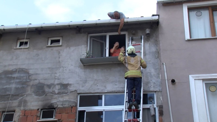 Kartal'da alevler binayı sardı: Dumanlar arasında can pazarı - Resim: 1