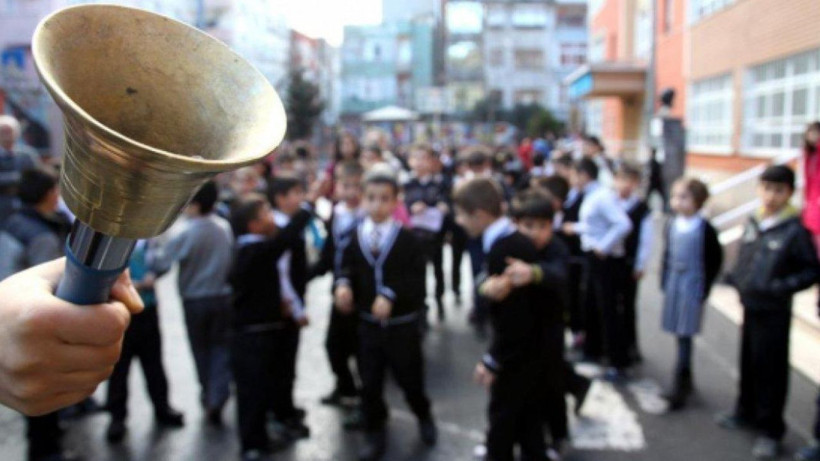 Ders zili yarın çalacak: Telefon artık öğretmenlere de yasak - Resim: 8
