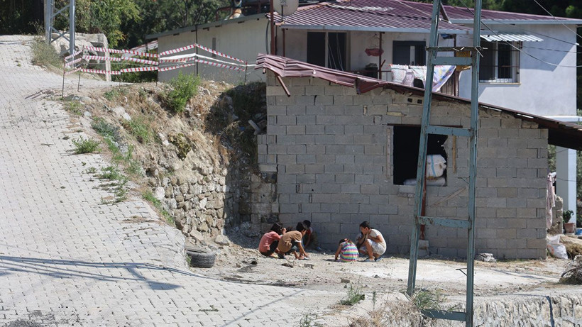 Depremden beri aynı tehlike: ‘Kaza yokuşu” için mahalleli çözüm istiyor - Resim: 6