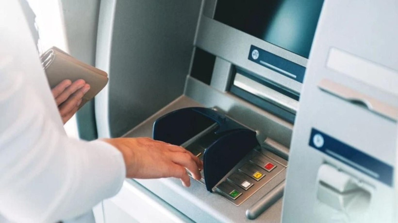 140 lira çekecekti, hayatı değişti: ATM’deki açıkla servet sahibi oldu - Resim: 5