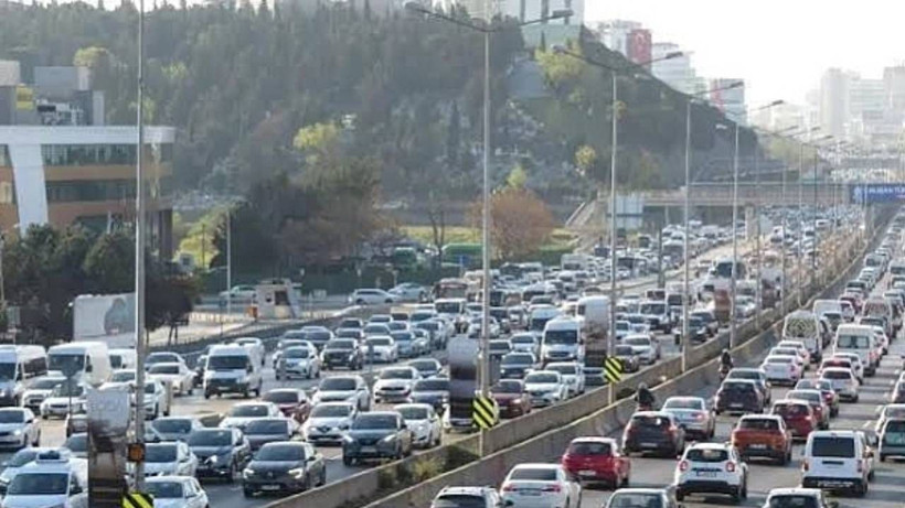 İstanbul'da trafik kilitlendi (15 Eylül 2026) - Resim: 5
