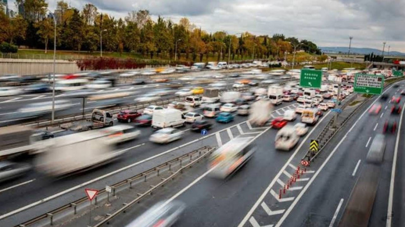 İstanbul'da trafik kilitlendi (15 Eylül 2026) - Resim: 1