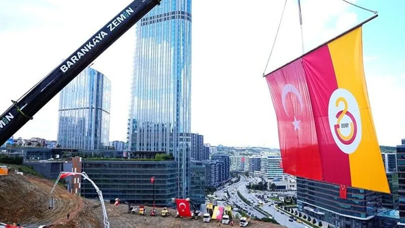 Dursun Özbek'ten taraftara transfer yanıtı: '50 milyon Euro fark var' - Resim: 9