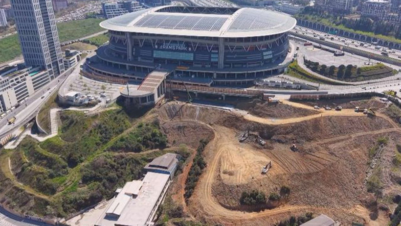 Dursun Özbek'ten taraftara transfer yanıtı: '50 milyon Euro fark var' - Resim: 8