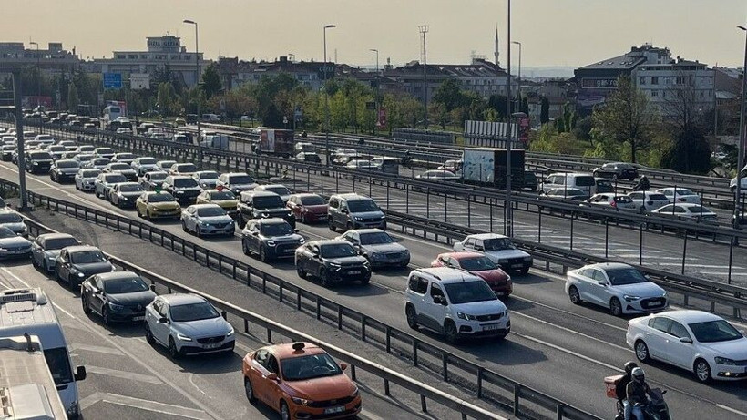 İstanbul güne trafik çilesiyle başladı: Yoğunluk yüzde 71'e ulaştı - Resim: 5