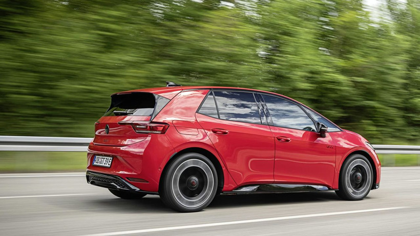 Volkswagen ID.3 GTI tanıtıldı: Tarihin en güçlü GTI'ı artık arkadan itişli - Resim: 4