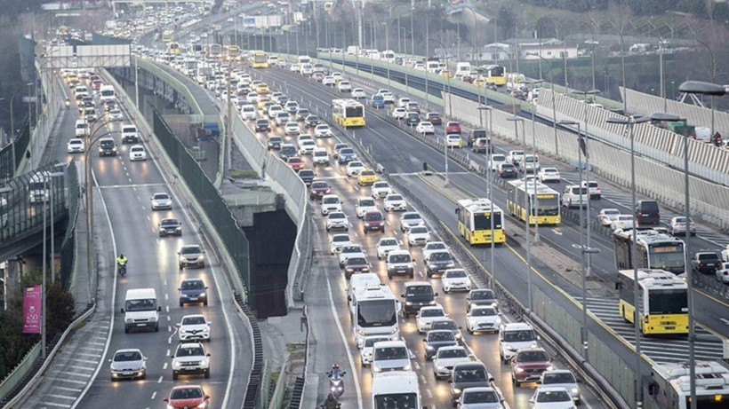 İstanbul’da trafik kabusu: Yoğunluk yüzde 71’e ulaştı - Resim: 7