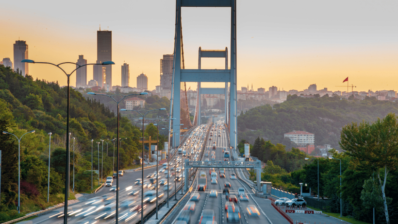 İstanbul’da trafik haritası kırmızıya döndü: İşte kilitlenen noktalar - Resim: 1