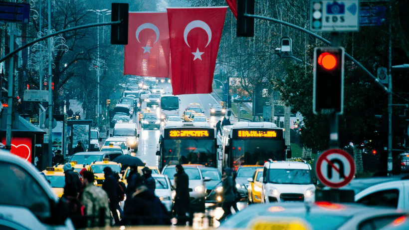 İstanbul’da trafik haritası kırmızıya döndü: İşte kilitlenen noktalar - Resim: 2