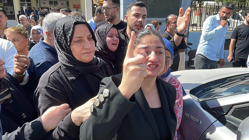 12 barlık yıkım: Evlat acısı bir anneyi yere serdi - Resim: 1