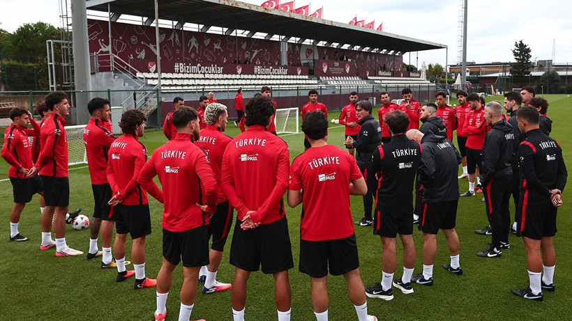 Montella imalı soruya yanıt verdi: 'Farklı teklifler gelmiştir ama...' - Resim: 1