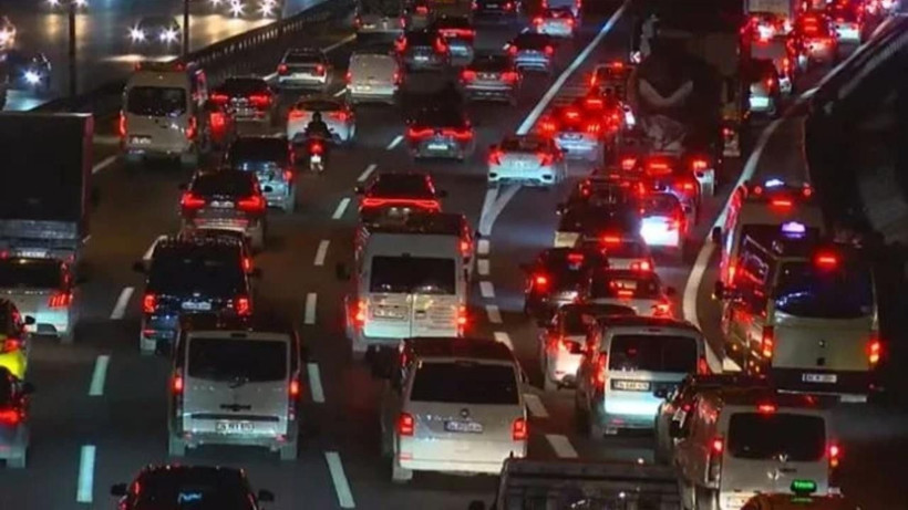 İstanbul’da trafik çilesi: Harita kırmızıya döndü (24 Eylül Perşembe) - Resim: 6