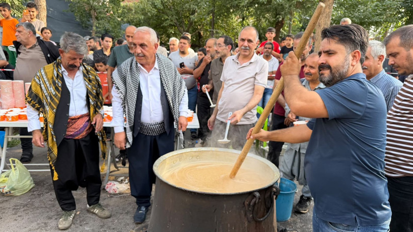 Damak çatlatan asırlık miras: Davullar zurnalar onun için çaldı - Resim: 5