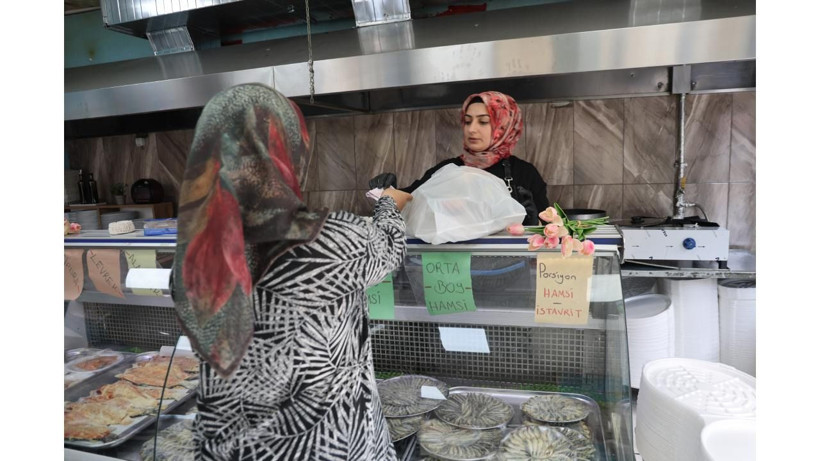 “Yapamazsın” dediler, şimdi siparişlere yetişemiyor: Kentte bir tek o yapıyor - Resim: 3