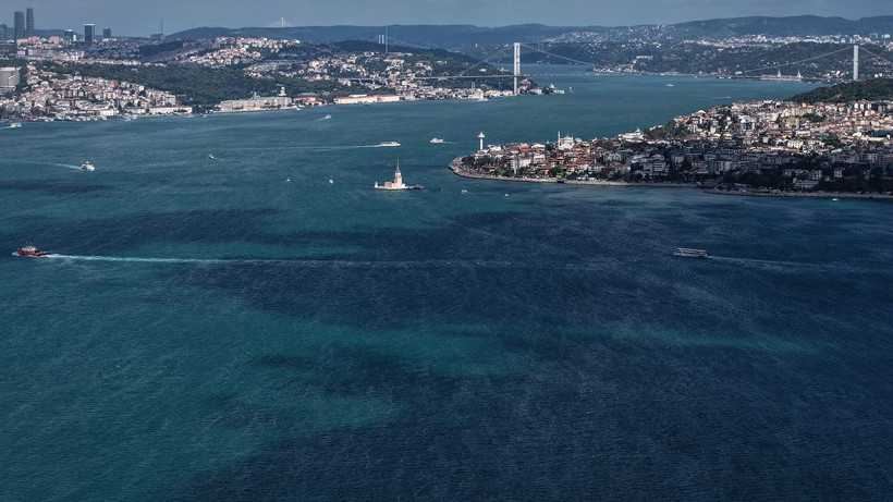 Yağışların ardından biyolojik dönüşüm: İstanbul Boğazı turkuaza büründü - Resim: 1