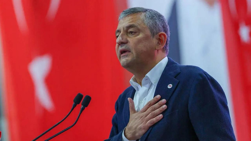 Erdoğan’la verdiği fotoğraf gündem oldu: Özgür Özel’den Cemil Tugay yorumu - Resim: 3