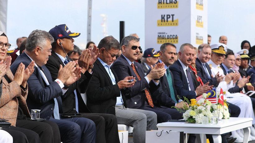 Malezya için inşa edilen 99 metrelik MPMS-1 Kocaeli'de denize indirildi - Resim: 9