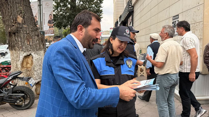 Iğdır'da cuma namazı çıkışında polisten dolandırıcılık uyarısı - Resim: 2