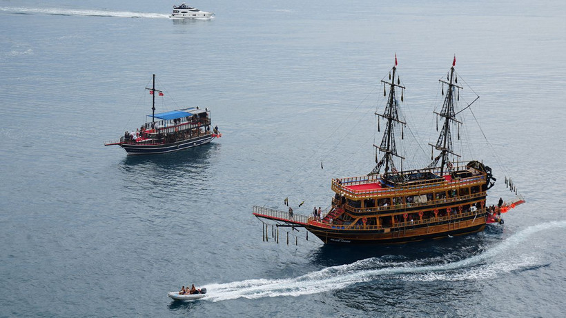 Yağmura aldırış etmeyen turistler Aşağı Düden Şelalesi'ne akın etti - Resim: 9
