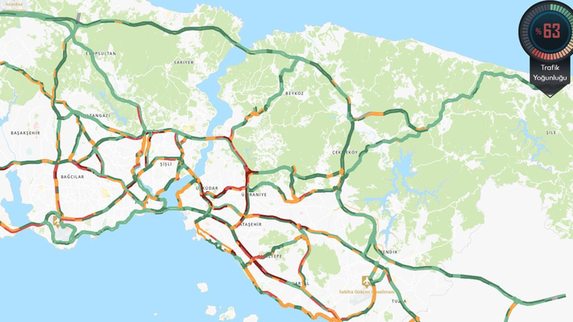 İstanbul’da trafik mesaisi: Ana arterler kırmızıya boyandı - Resim: 1