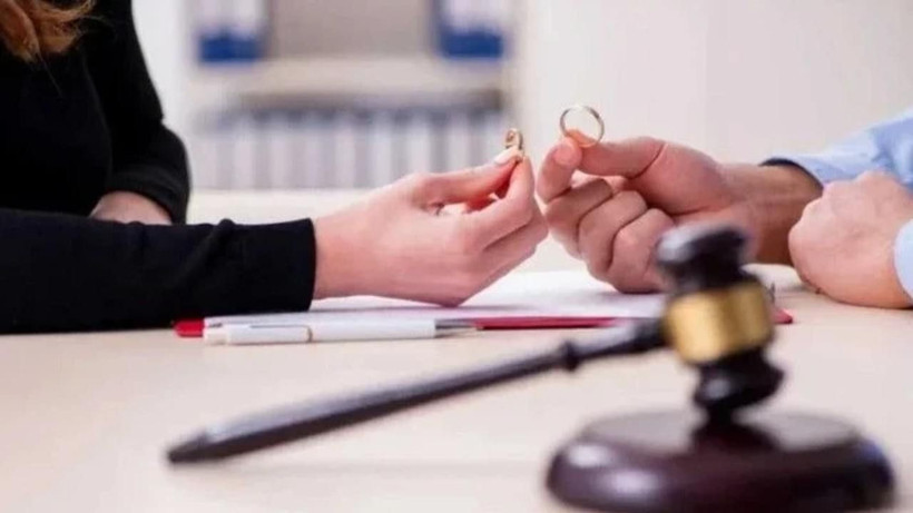 Boşanırken kimse istemedi, yıllar sonra değeri arttı: Eski eşleri karşı karşıya getirdi - Resim: 8