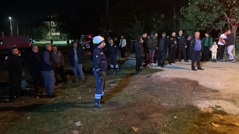 Bolu'daki yangında bir kıvılcım yetti: Mahalle sokağa döküldü - Resim: 7