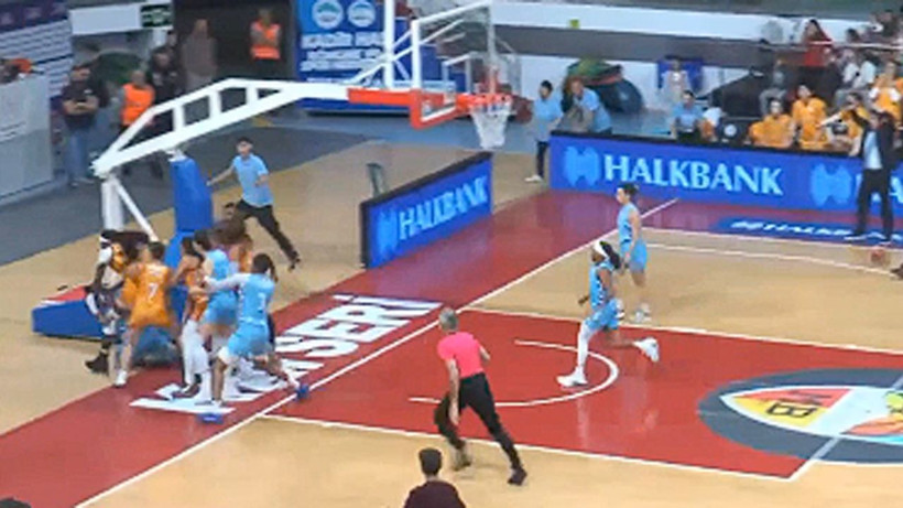 Kayseri'deki basket maçında büyük kavga: Pota altında yumruklar konuştu - Resim: 5