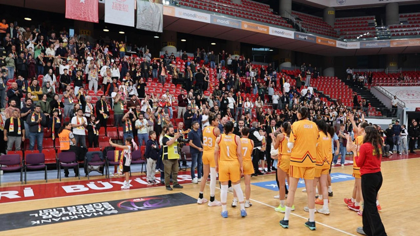 Kayseri'deki basket maçında büyük kavga: Pota altında yumruklar konuştu - Resim: 7