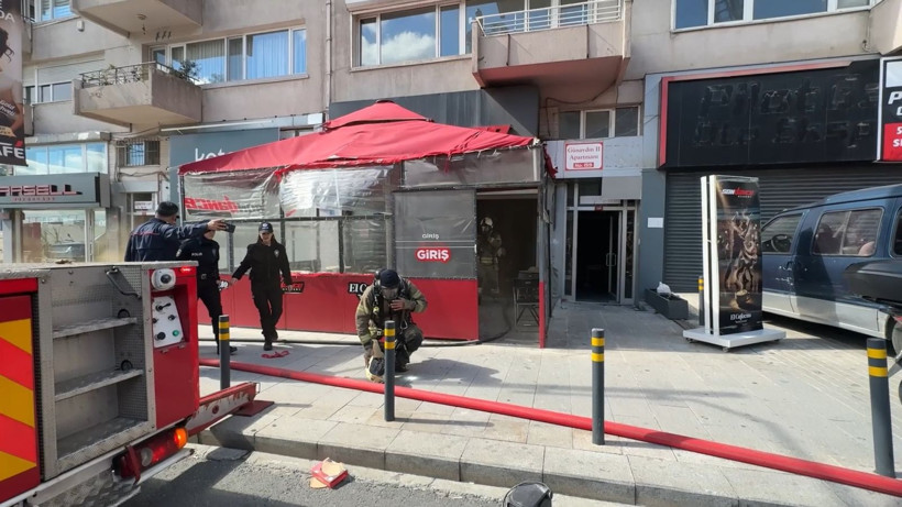 İstanbul’da dans akademisinde yangın: Dakikalar içinde duman binayı sardı - Resim: 4
