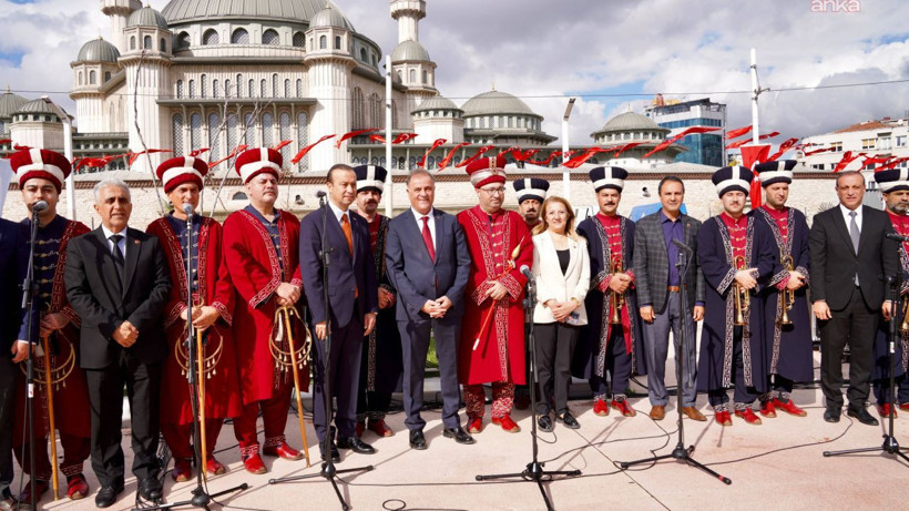 6 Ekim İstanbul'un Kurtuluşu'nun 103. yılı Taksim'de kutlandı - Resim: 6