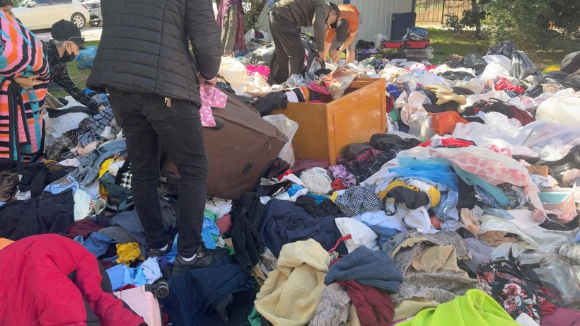 Bedava kıyafet izdihamı: Yer: İstanbul - Resim: 8