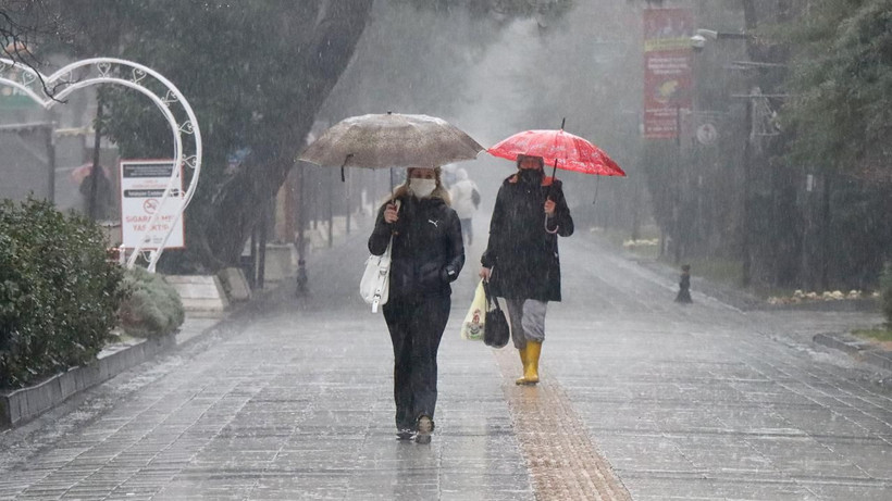 Meteoroloji’den peş peşe uyarılar: Kuvvetli sağanak, fırtına ve çamur yağışı - Resim: 7