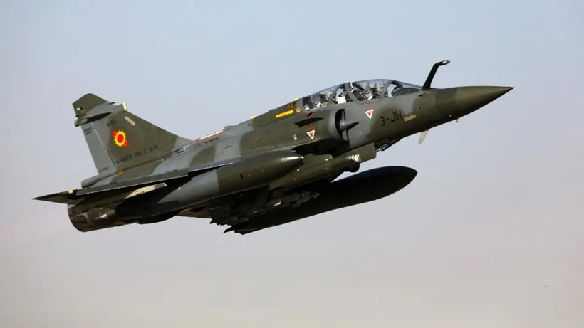 Fransa'da Mirage 2000D tipi savaş uçağı düştü: 1 ölü, 1 kayıp - Resim : 1
