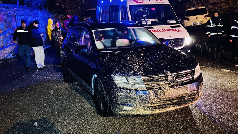 Bodrum'da sağanak hayatı felç etti! 1 evin istinat duvarı çöktü yollar göle döndü - Resim : 3