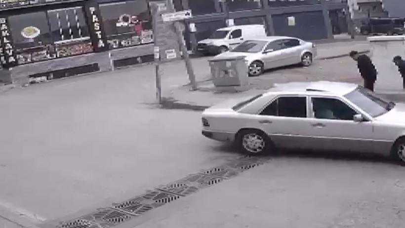 Bursa'da dehşet verici anlar! Otomobili s&uuml;r&uuml;p ka&ccedil;ırmaya kalkıştı - Resim : 4