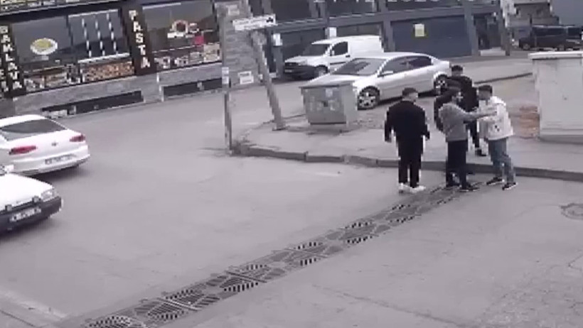 Bursa'da dehşet verici anlar! Otomobili s&uuml;r&uuml;p ka&ccedil;ırmaya kalkıştı - Resim : 2