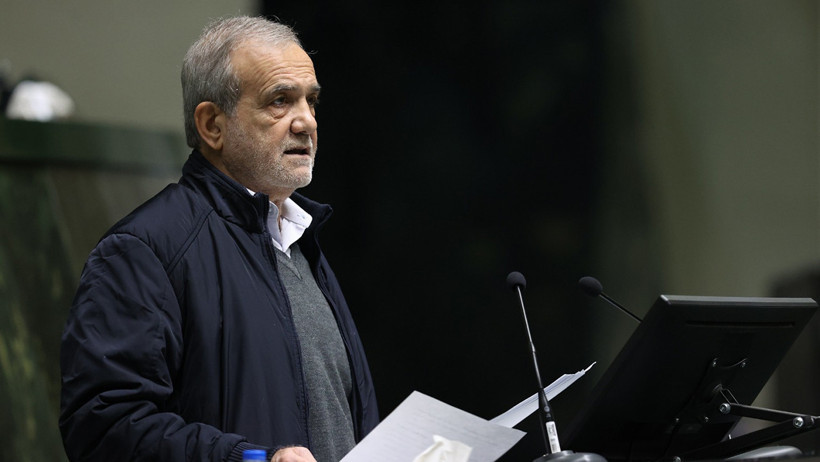 Mesud Pezeşkiyan'dan tarihi s&ouml;zler: Halkın ge&ccedil;im sıkıntısı isyan ettirdi - Resim : 1