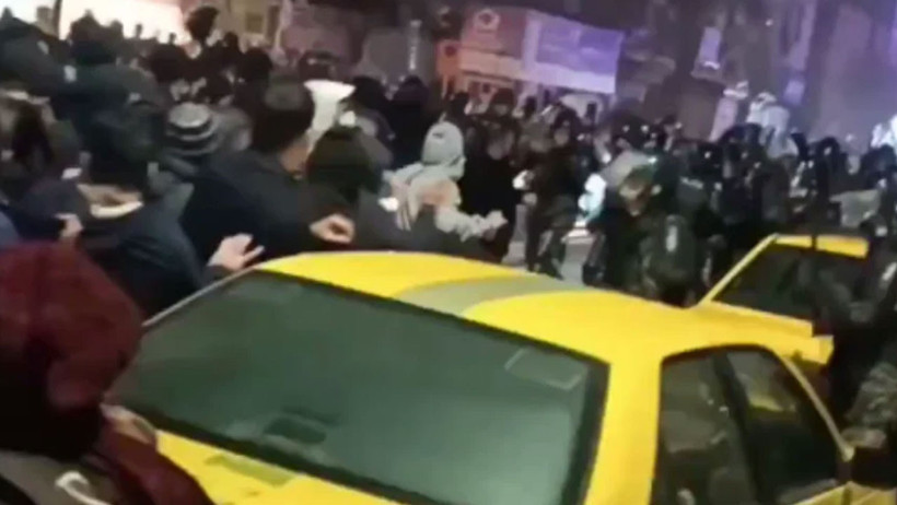 İran'da bilan&ccedil;o ağırlaşıyor: Son 24 saatte 108 kişi hayatını kaybetti - Resim : 1