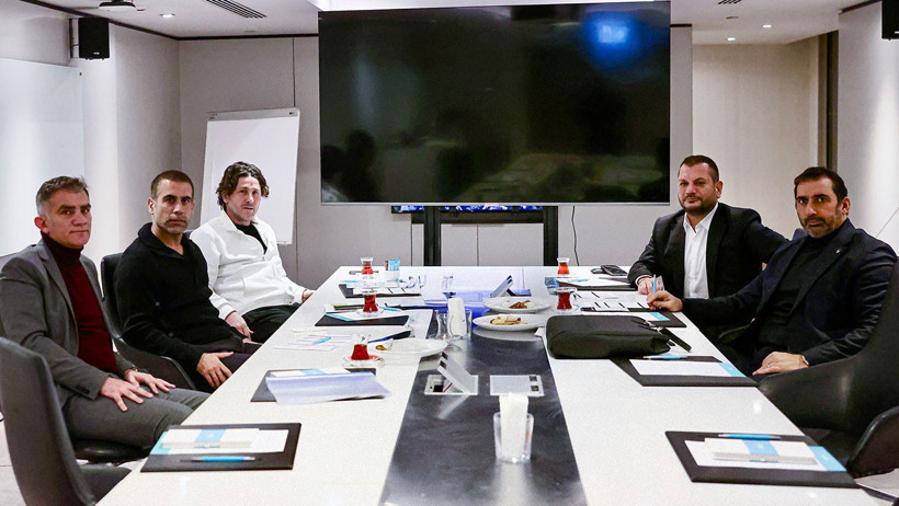 Trabzonspor’da Oulai gerilimi: Galatasaray ihtimali tartışma yarattı - Resim : 1