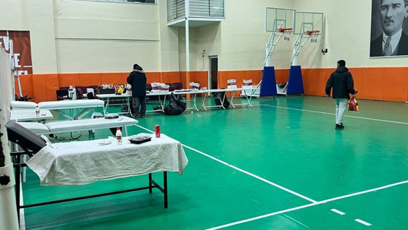 Fethiye'de ibretlik görüntüler: Galatasaraylı yıldızlar kadın tuvaletinde - Resim : 3