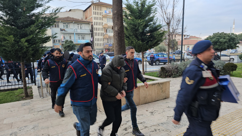 &lsquo;Ateş&rsquo; kodlu berberin 100 milyonluk liralık imparatorluğu &ccedil;&ouml;kertildi: Gizli transferin perde arkası - Resim : 1