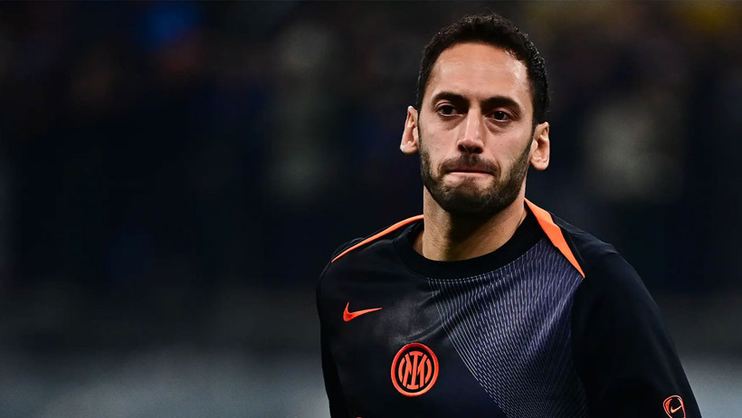 Hakan &Ccedil;alhanoğlu Galatasaray'a mı? &Uuml;nl&uuml; gazeteci kesin konuştu - Resim : 1