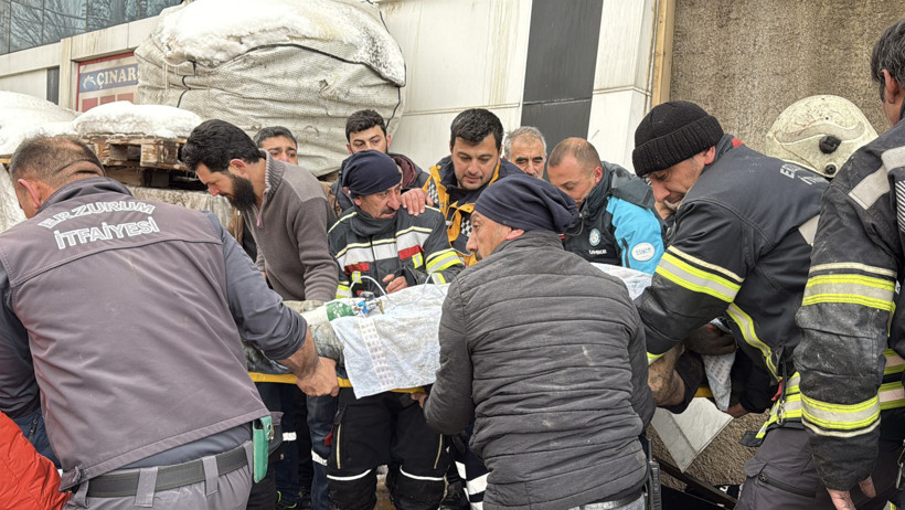 Patlama sonrası alevler y&uuml;kseldi: Erzurum'da kereste fabrikasında facia: &Ouml;l&uuml; ve yaralılar var - Resim : 1