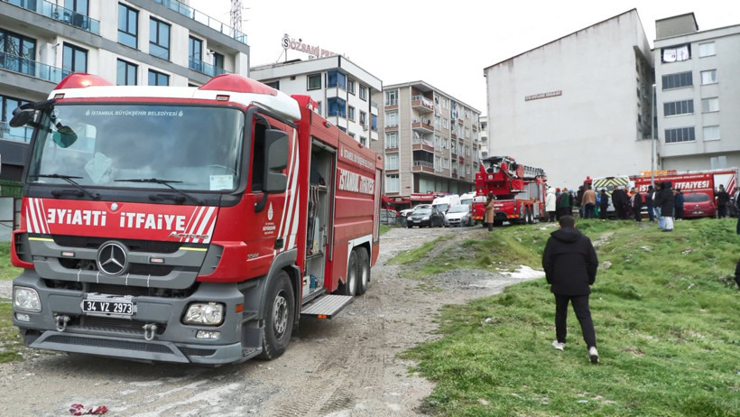 İstanbul'da 16&rsquo;ınca kattaki kafede yangın: Rezidansta korku dolu anlar - Resim : 5