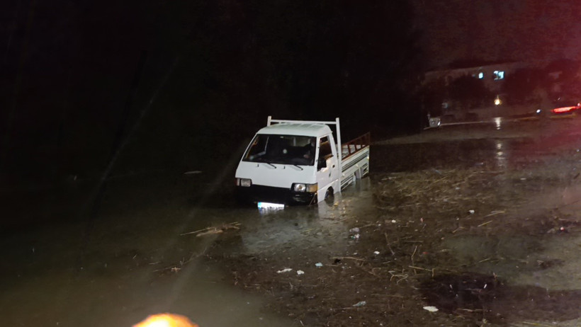 “Beni kurtarmayın, arabamı kurtarın”: Sürücü ile itfaiye erlerinin ilginç diyaloğu - Resim : 3