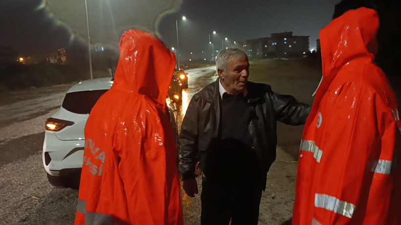 “Beni kurtarmayın, arabamı kurtarın”: Sürücü ile itfaiye erlerinin ilginç diyaloğu - Resim : 5